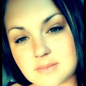 Meet your Posher, Erin beth